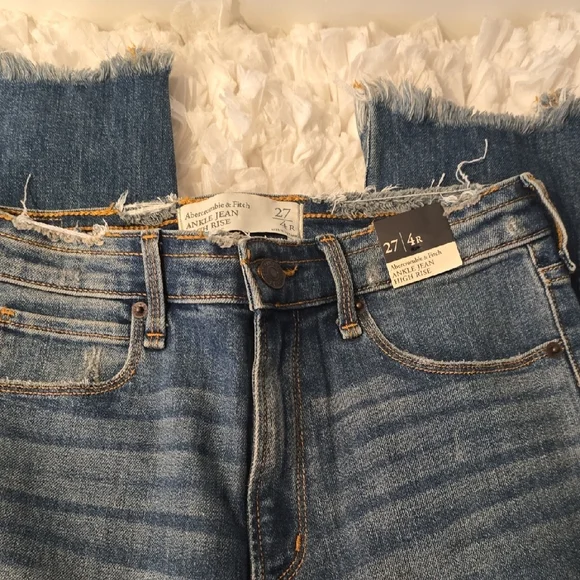 Abercrombie & Fitch Women's Size 27 Ankle-length High-rise Denim Jeans - Picture 7 of 10